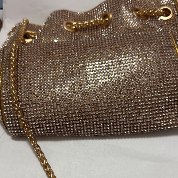 Gold Rhinestone Women's purse. 19” strap height. Perfect for weddings! - Picture 4 of 4
